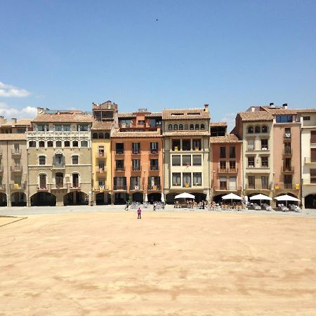 Apartaments Vicus 2 Con Vistas A La Plaza Mayor De Vic Exterior foto