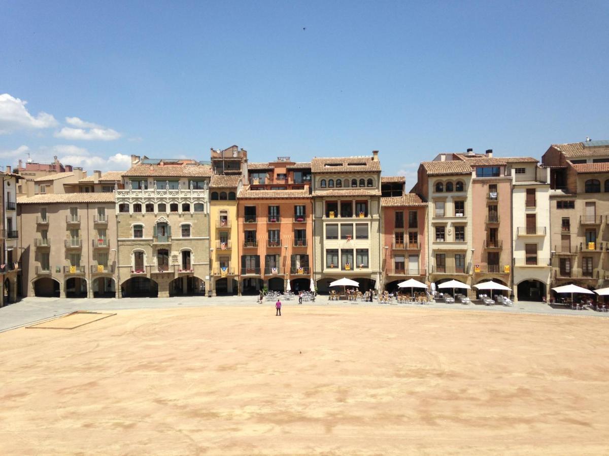 Apartaments Vicus 2 Con Vistas A La Plaza Mayor De Vic Exterior foto