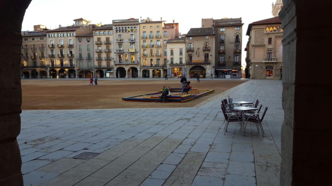 Apartaments Vicus 2 Con Vistas A La Plaza Mayor De Vic Exterior foto