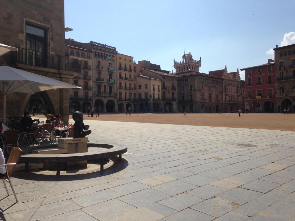 Apartaments Vicus 2 Con Vistas A La Plaza Mayor De Vic Exterior foto