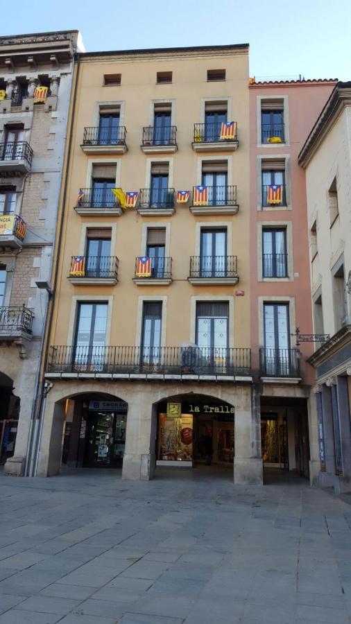 Apartaments Vicus 2 Con Vistas A La Plaza Mayor De Vic Exterior foto