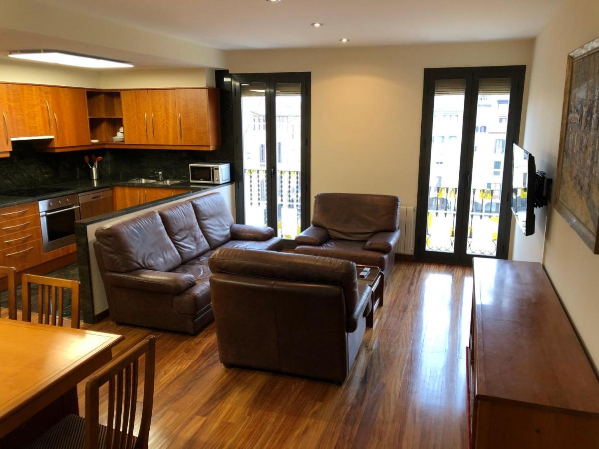 Apartaments Vicus 2 Con Vistas A La Plaza Mayor De Vic Exterior foto