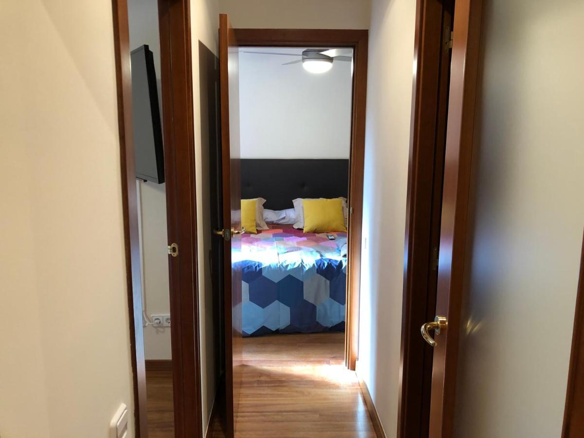 Apartaments Vicus 2 Con Vistas A La Plaza Mayor De Vic Exterior foto